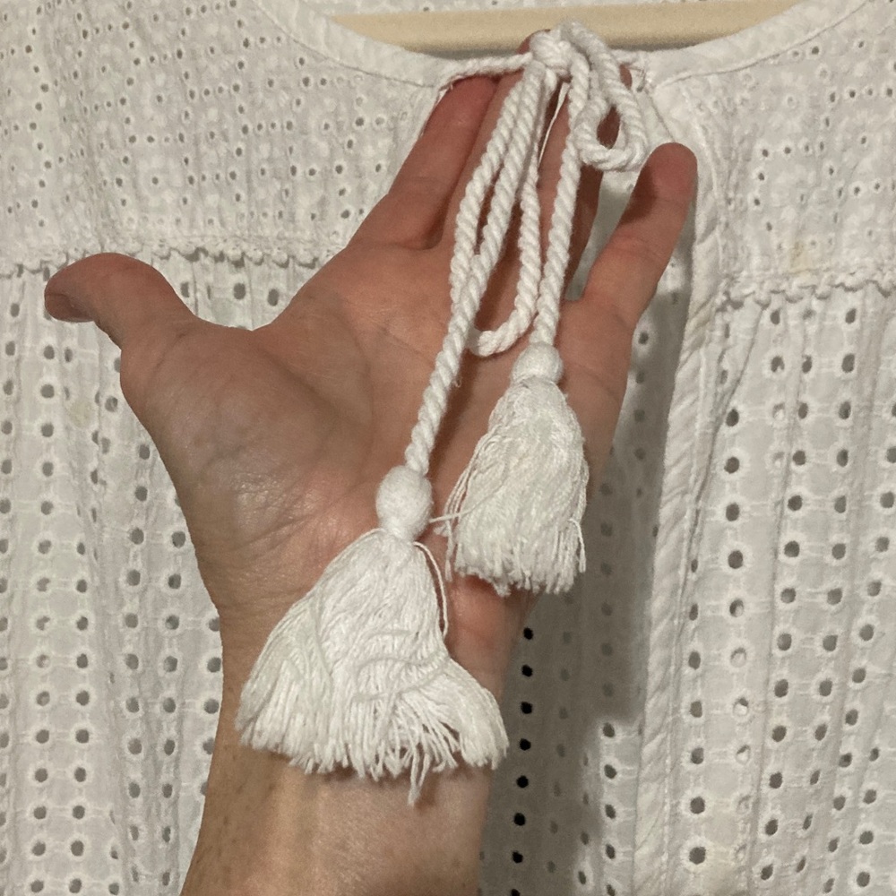 Westport 3X Women’s Romantic White Eyelet Cotton Peasant Top with Tassle Tie - Picture 5 of 8